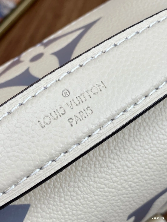 LOUIS MÉTIS POCHETTE VUITTON 0825